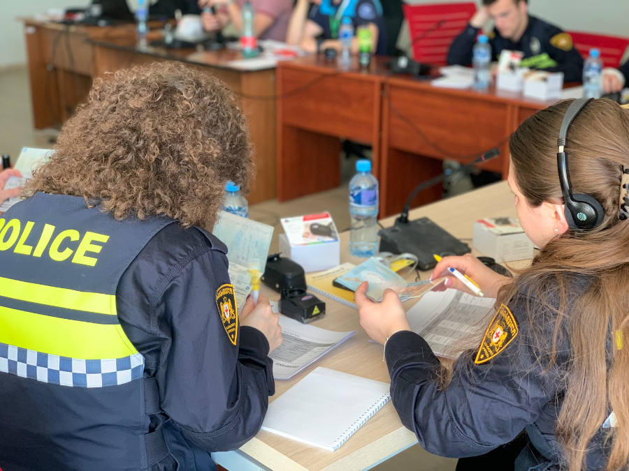 La falsedad documental asociada a la trata de personas y la inmigración irregular