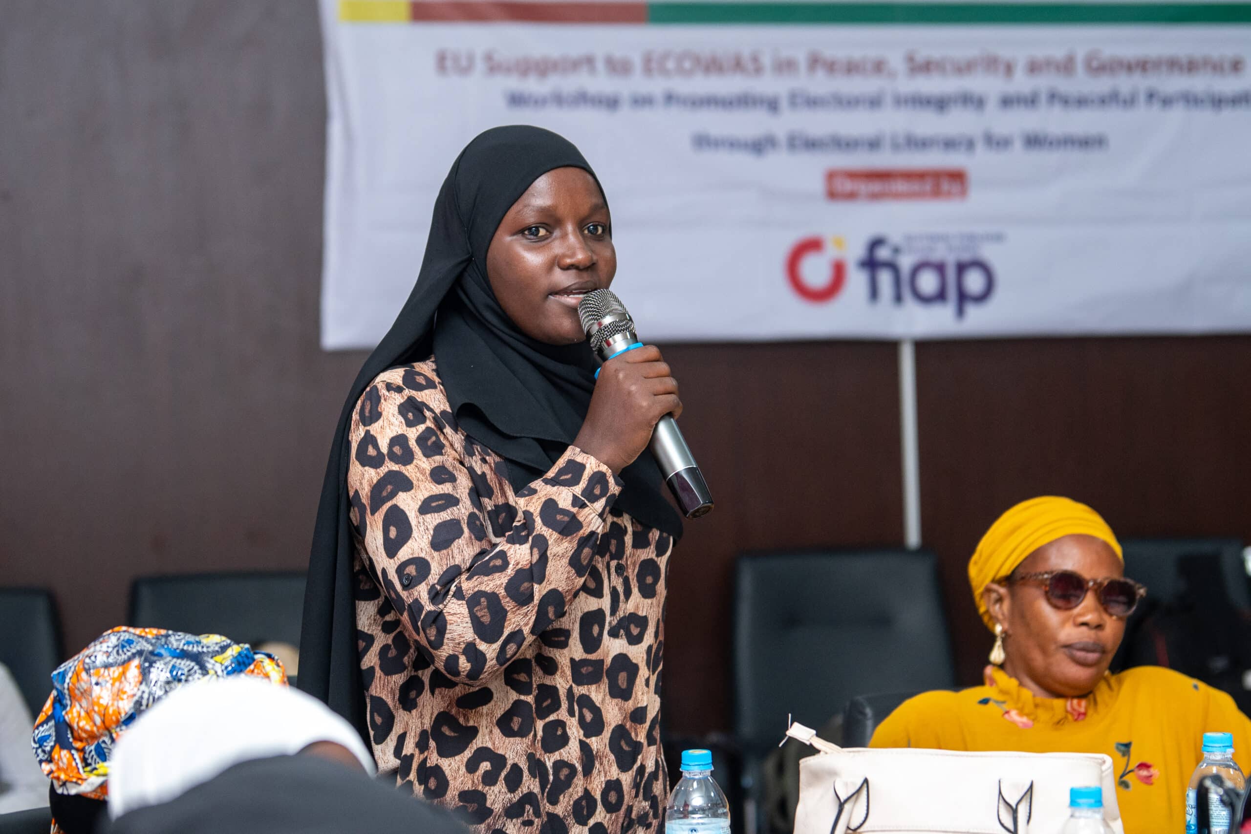 Gambia refuerza la participación democrática de las mujeres y la integridad electoral